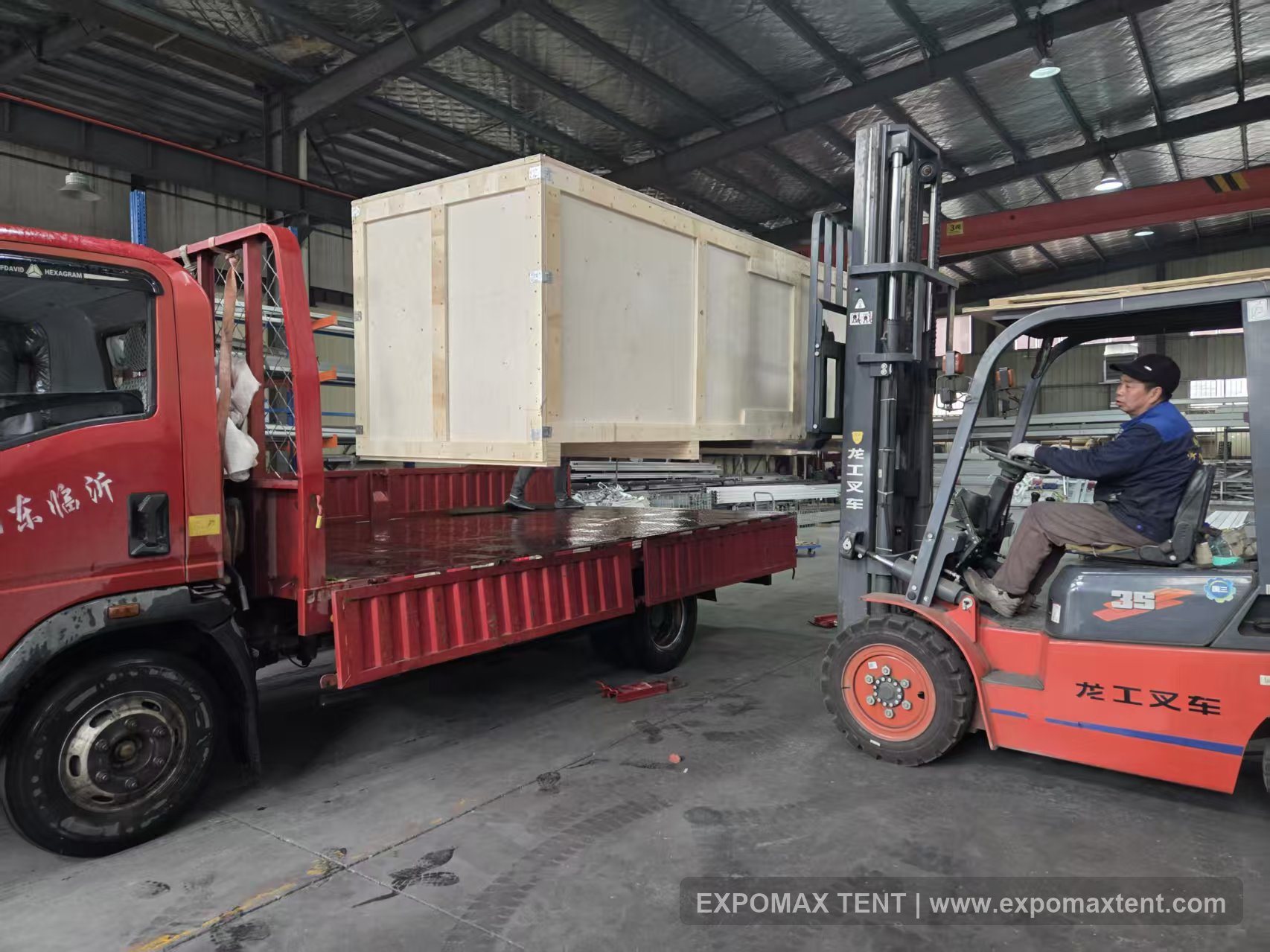 Wooden crate packing for tent accessories and protected components